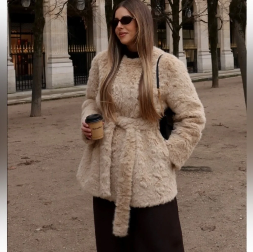 ZARA FAUX FUR BELTED COAT CREAM SIZE XL